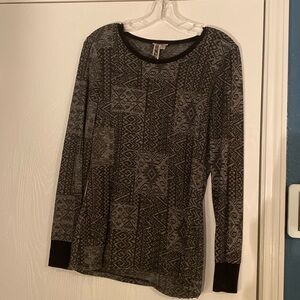 BKE fitted long sleeve top size Large